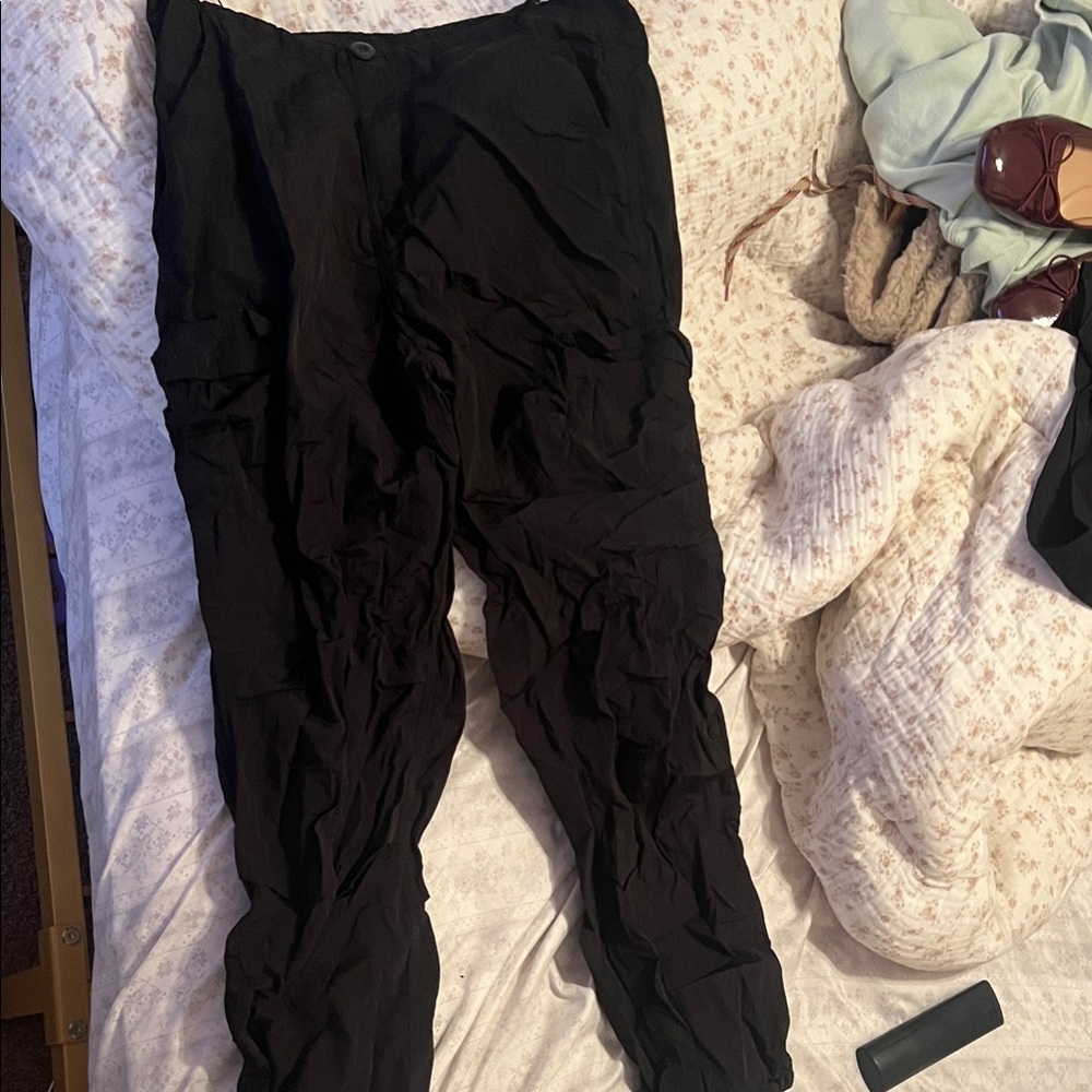 Black parachute pants white fox